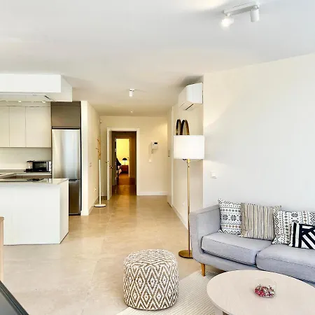 Newly Renovated In The Center Of - Eaw Homes Appartement